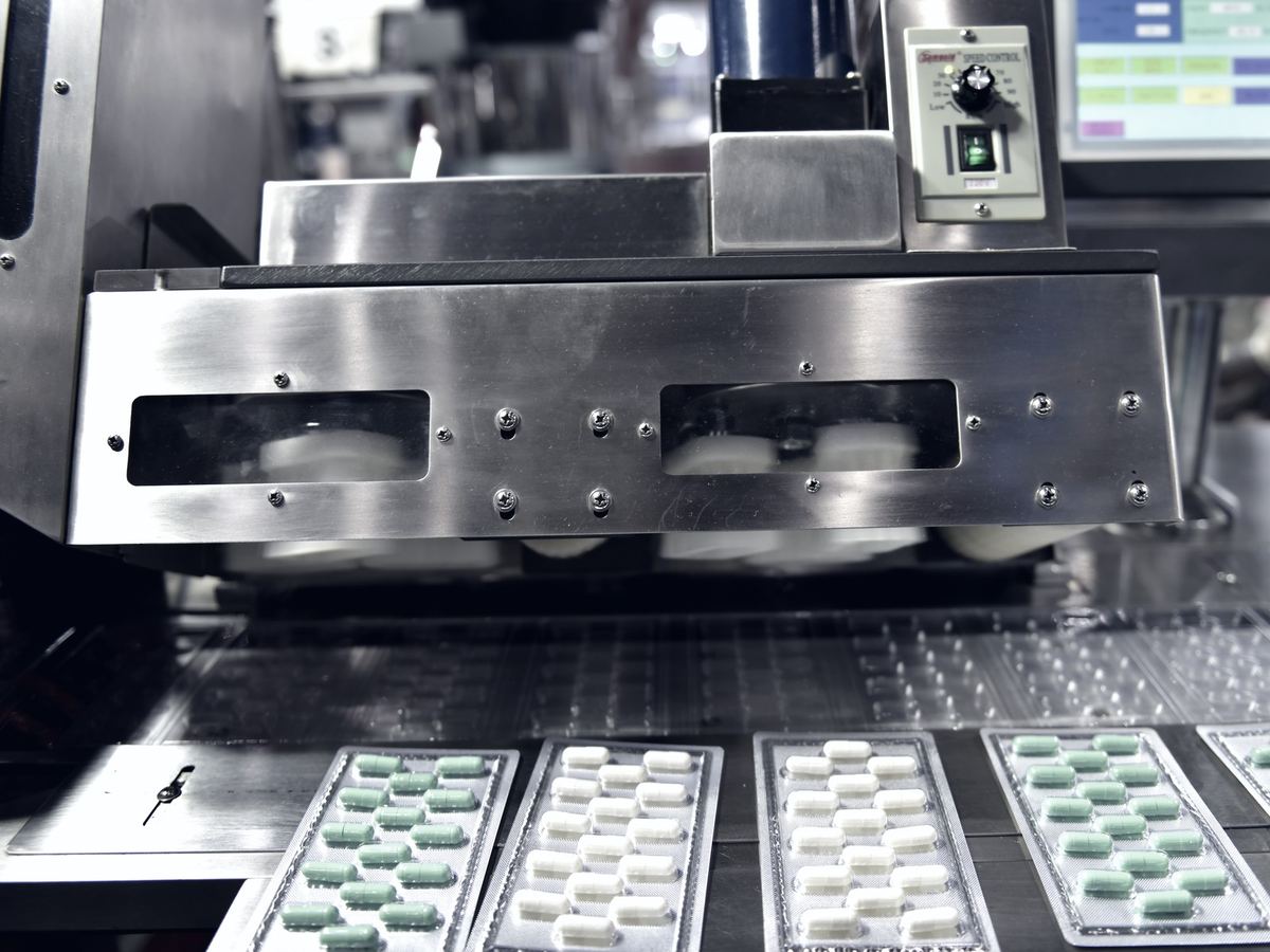 Blister packaging line