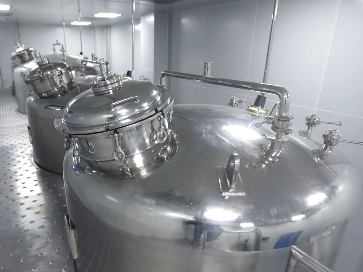 Stainless process vessels